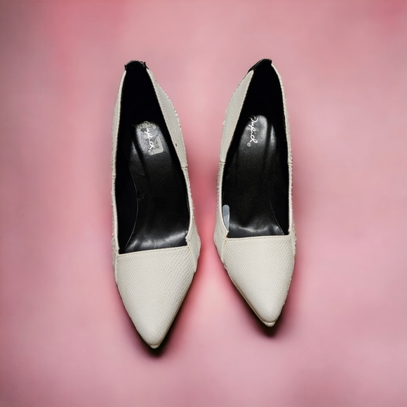 Qupid Black and White Stiletto Heels Size 9 - Picture 2 of 5